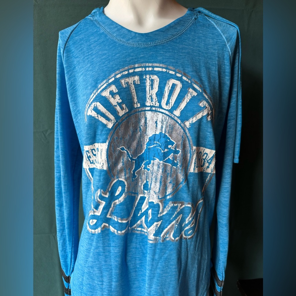 Detroit Lions used long sleeve hooded T-shirt
